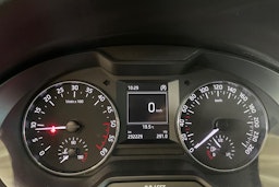 valkoinen Skoda Octavia 2014 kuva 18.