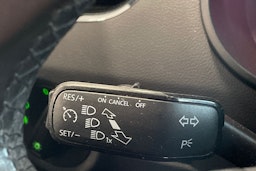 valkoinen Skoda Octavia 2014 kuva 19.