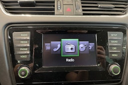 valkoinen Skoda Octavia 2014 kuva 22.