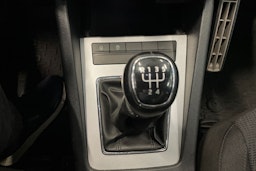 valkoinen Skoda Octavia 2014 kuva 28.