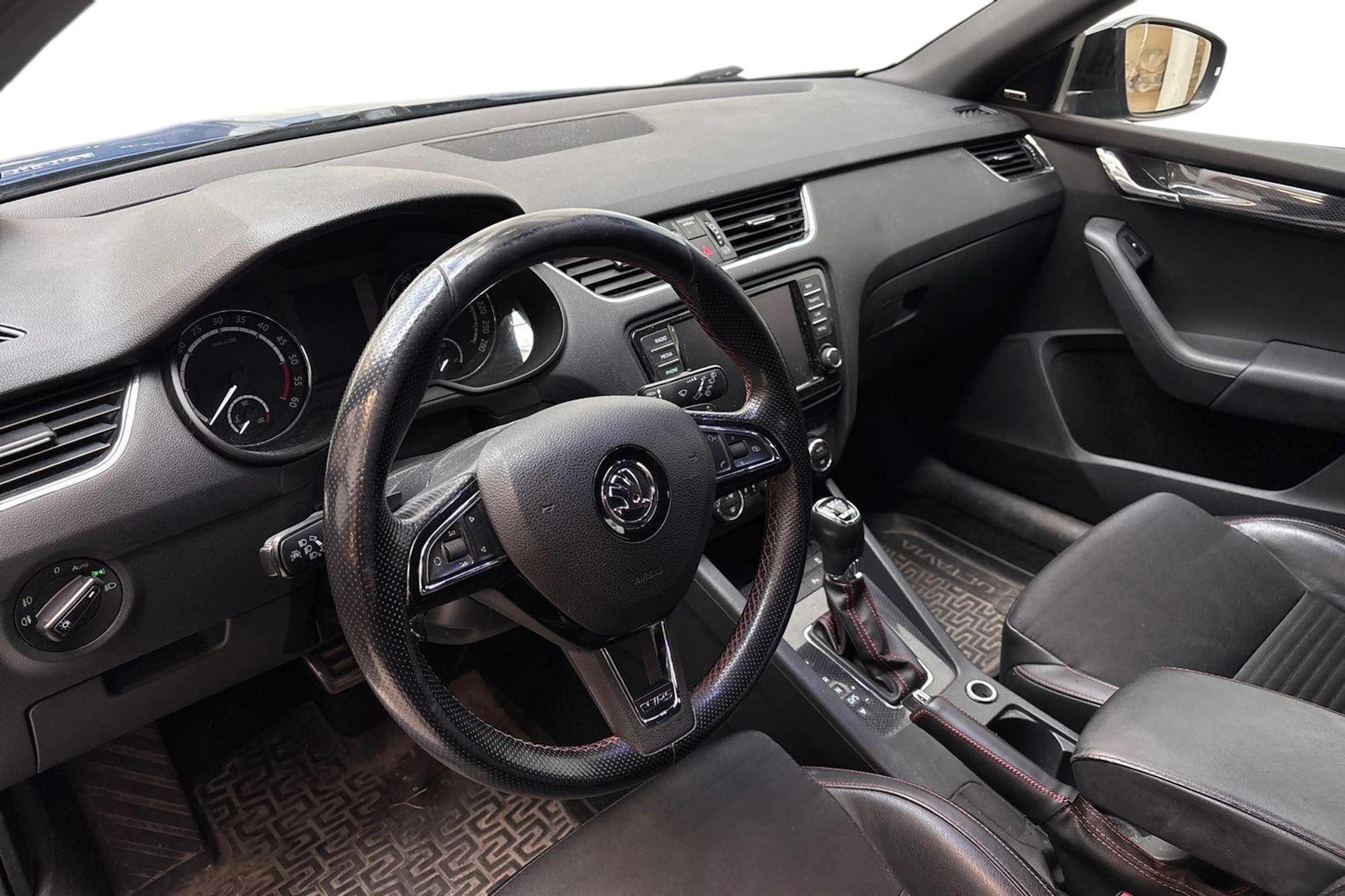 Sininen Skoda OCTAVIA 2014 kuva 6.