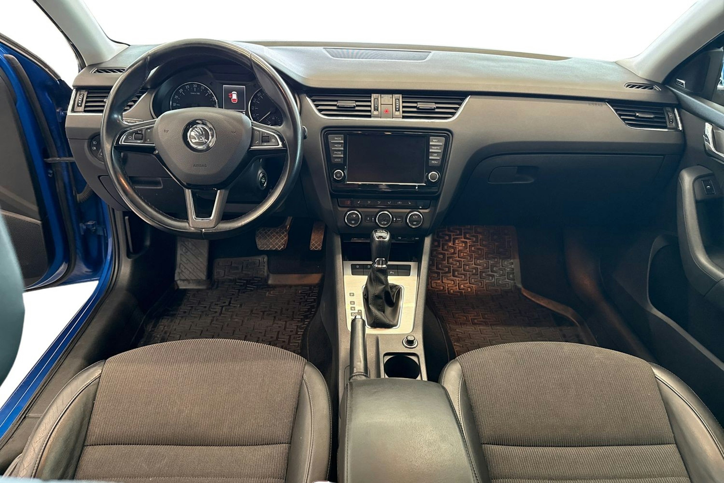 Sininen Skoda OCTAVIA 2014 kuva 9.