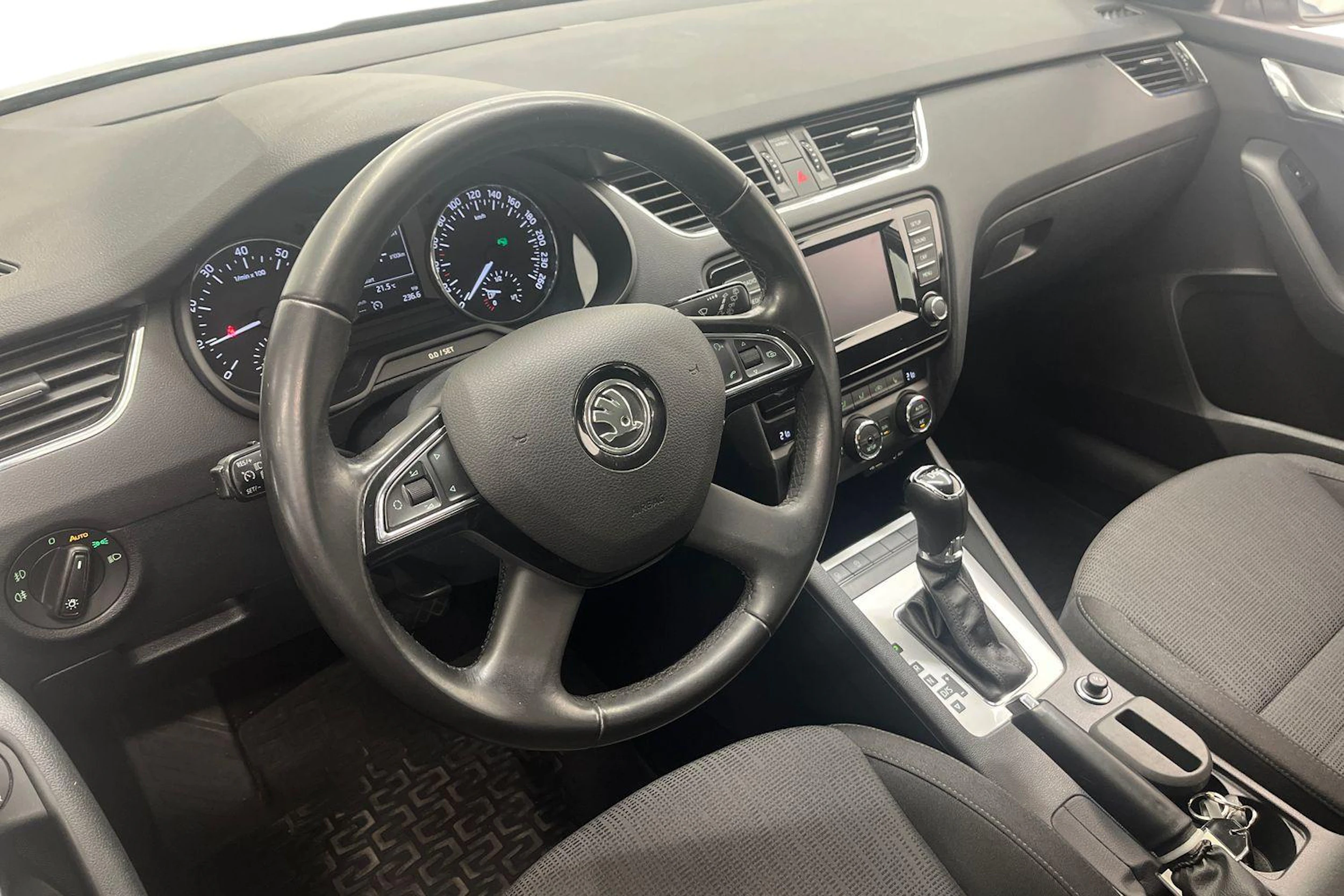 hopea Skoda Octavia 2014 kuva 8.