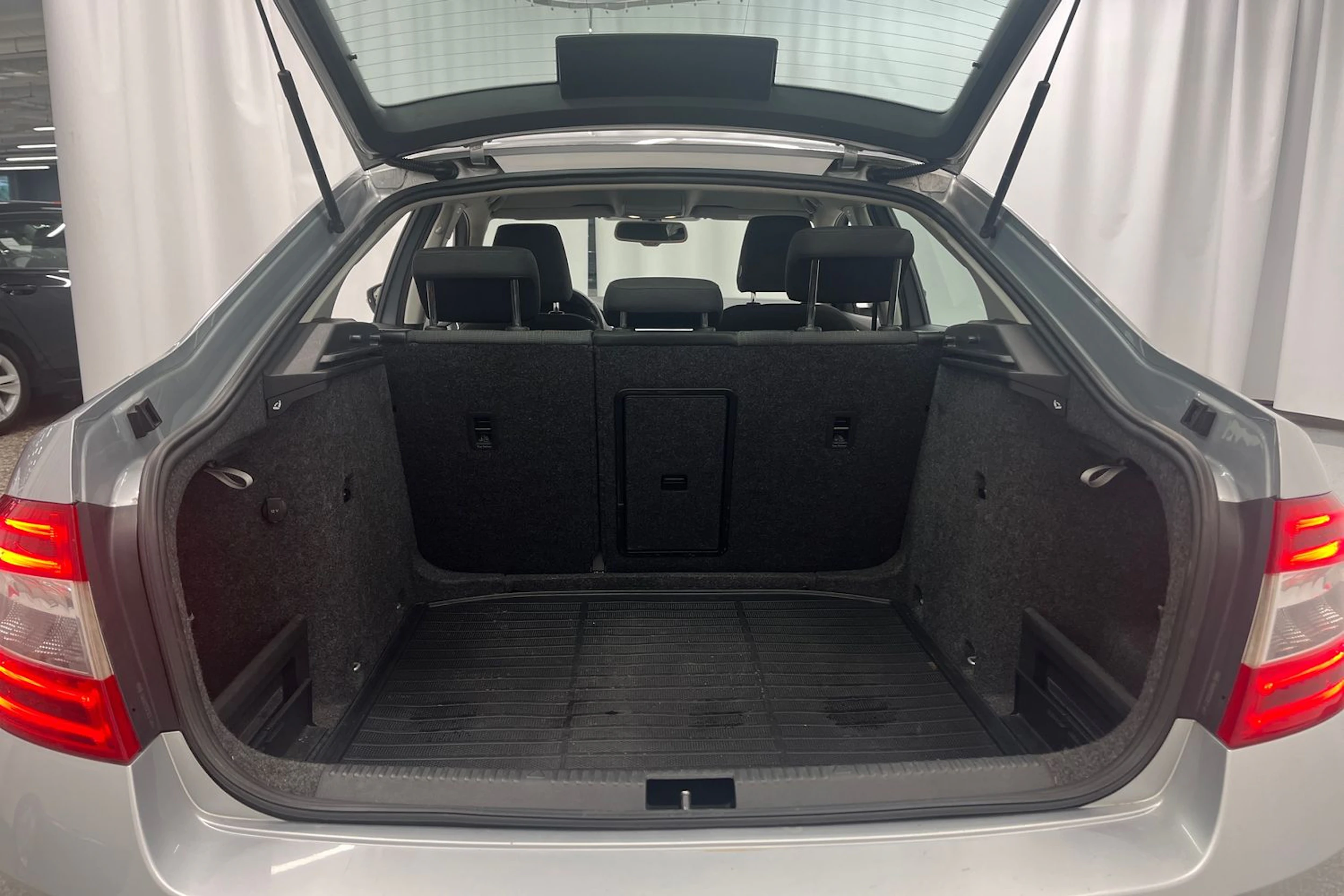 hopea Skoda Octavia 2014 kuva 15.