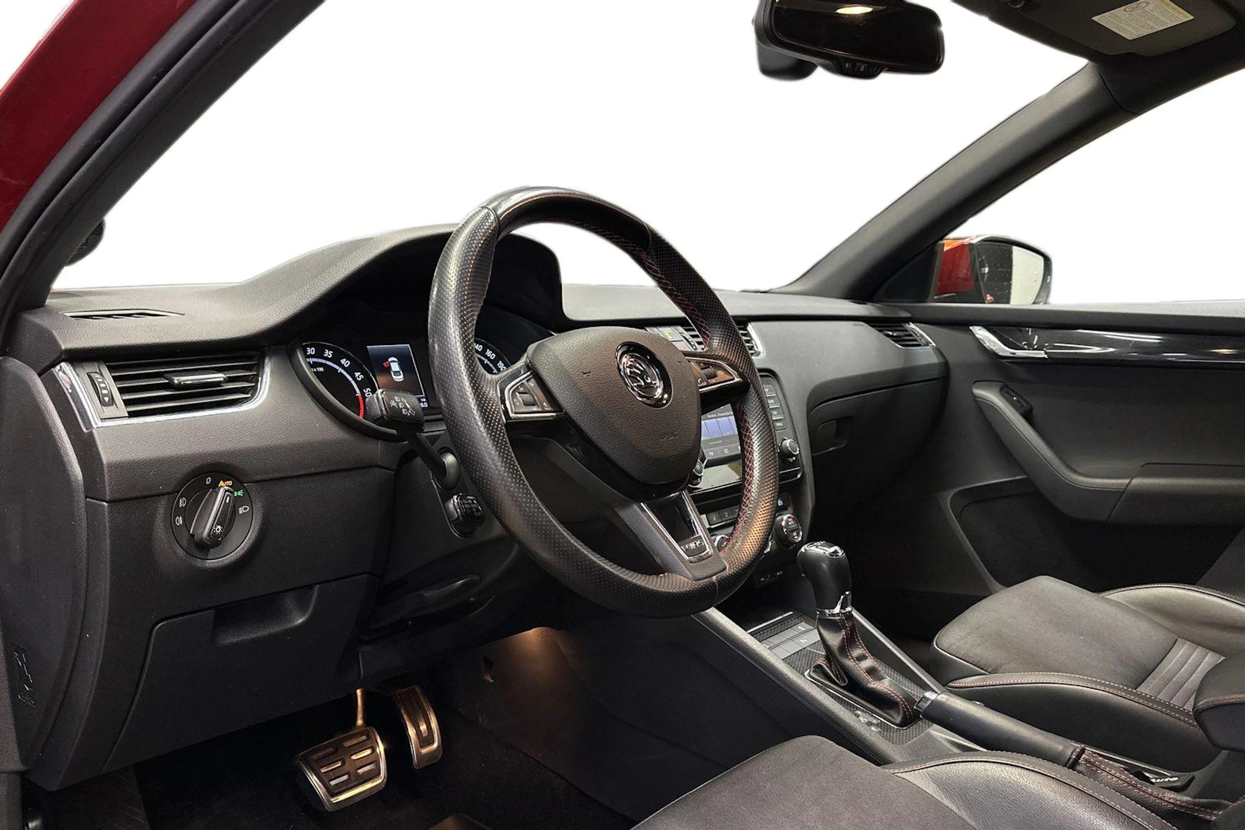 punainen Skoda Octavia 2014 kuva 6.