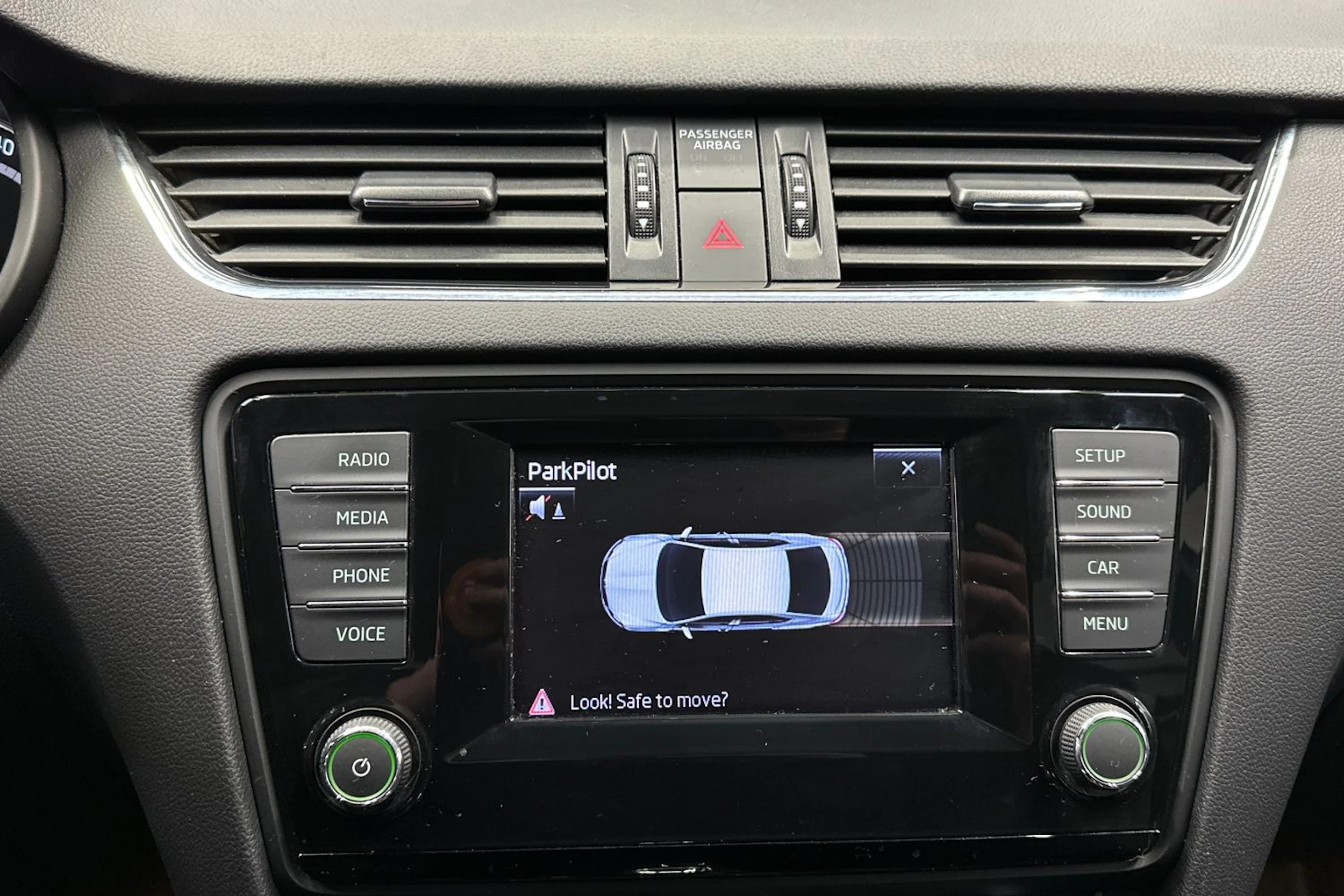 punainen Skoda Octavia 2014 kuva 13.