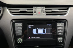 punainen Skoda Octavia 2014 kuva 13.