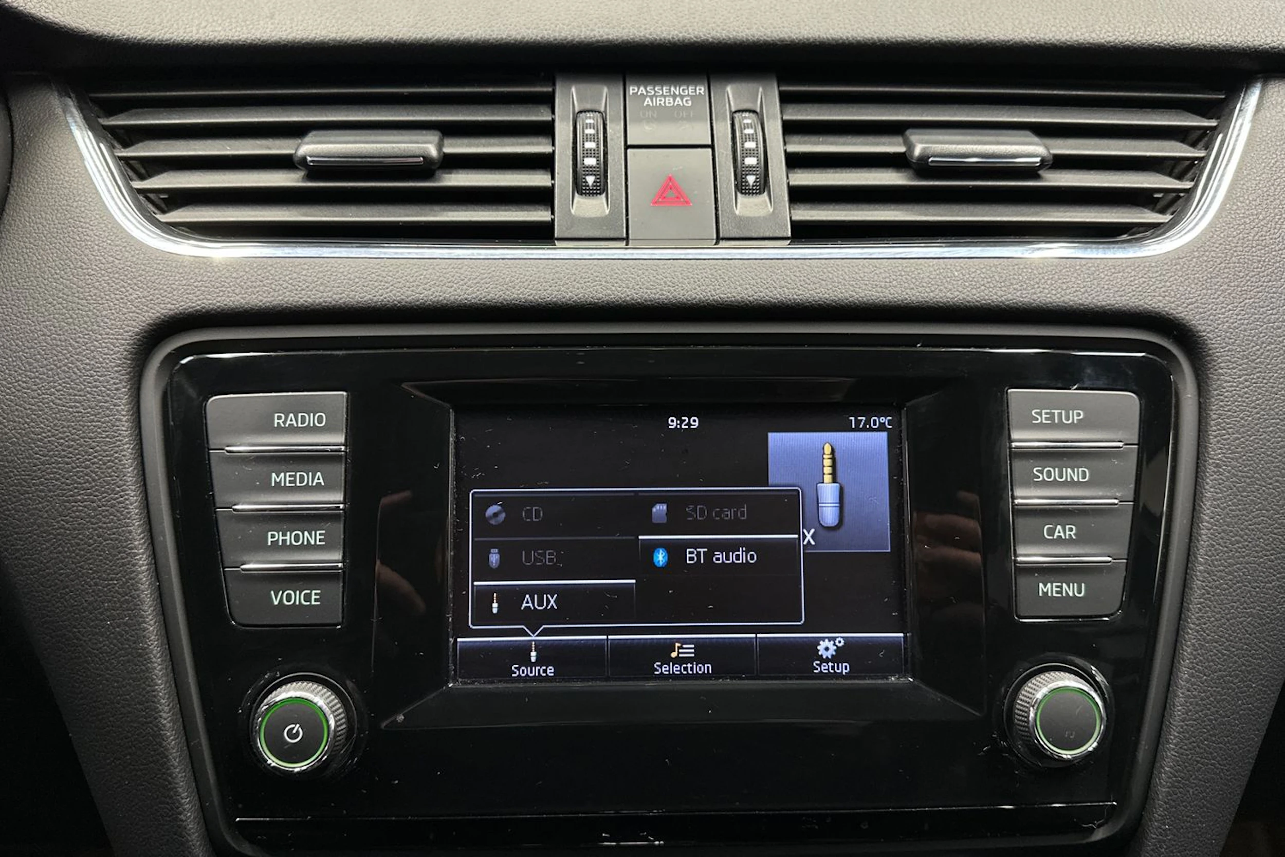 punainen Skoda Octavia 2014 kuva 15.