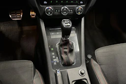 punainen Skoda Octavia 2014 kuva 18.