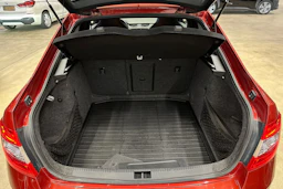 punainen Skoda Octavia 2014 kuva 28.