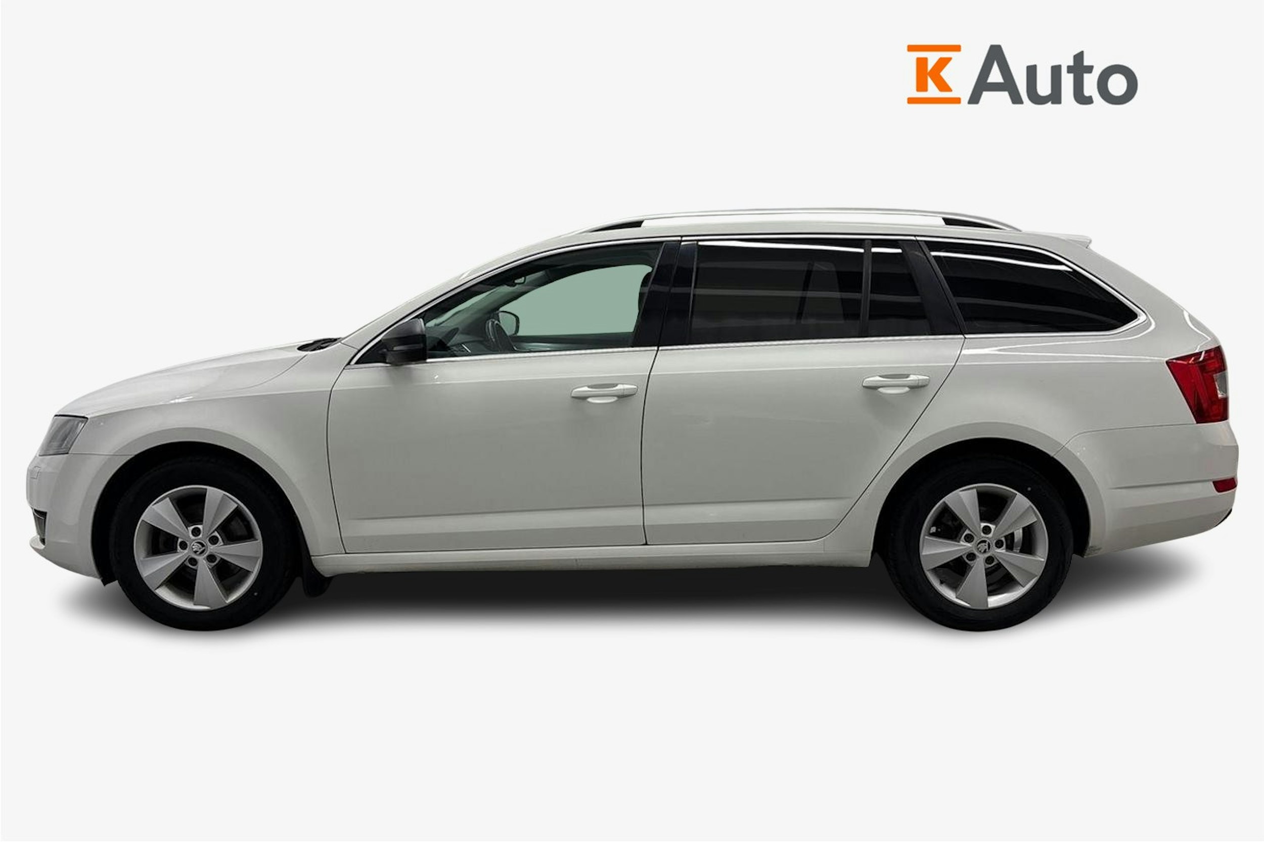 valkoinen Skoda Octavia 2014 kuva 6.