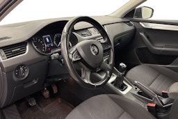 valkoinen Skoda Octavia 2014 kuva 7.