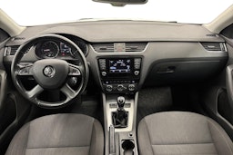 valkoinen Skoda Octavia 2014 kuva 9.