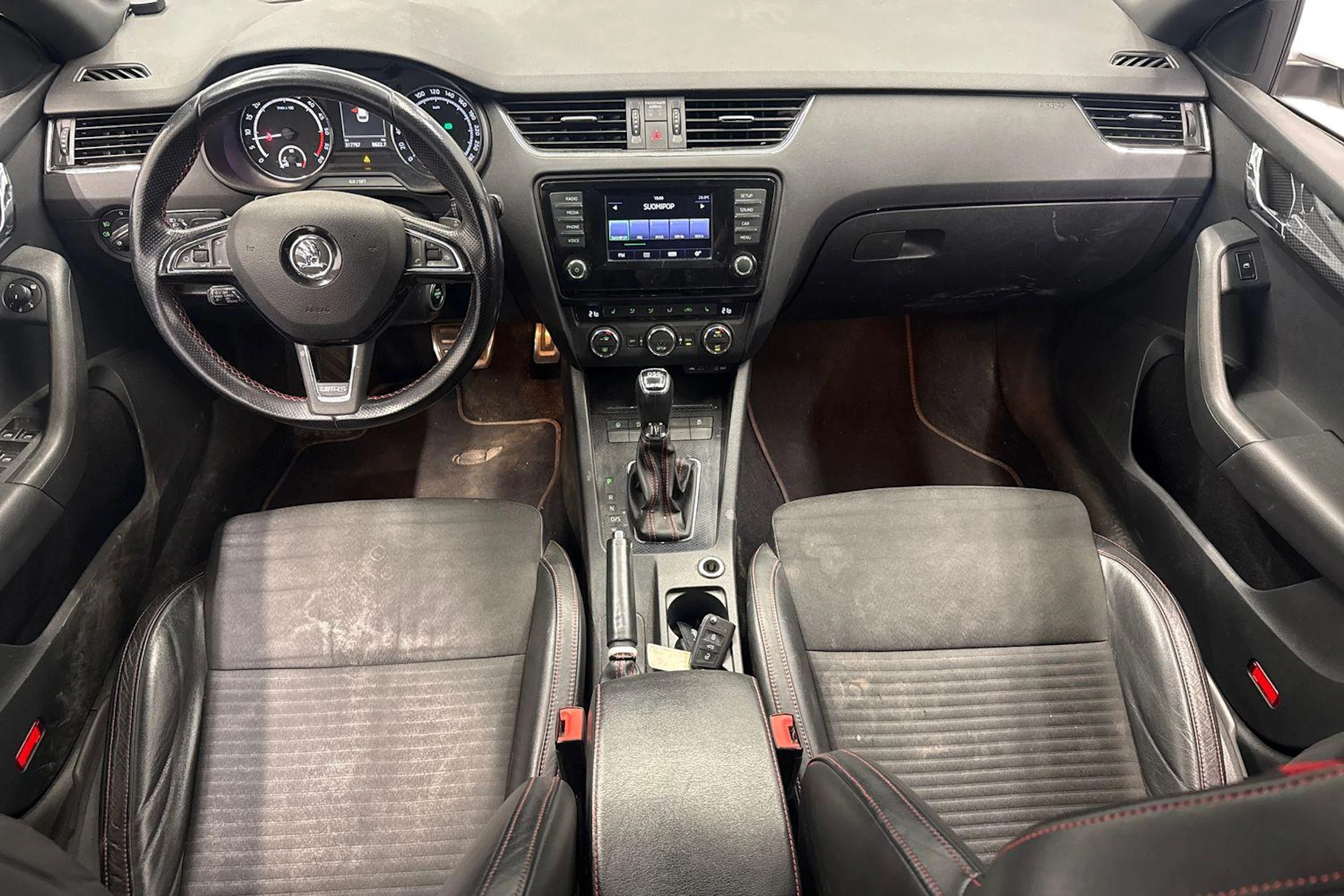 valkoinen Skoda Octavia 2014 kuva 7.