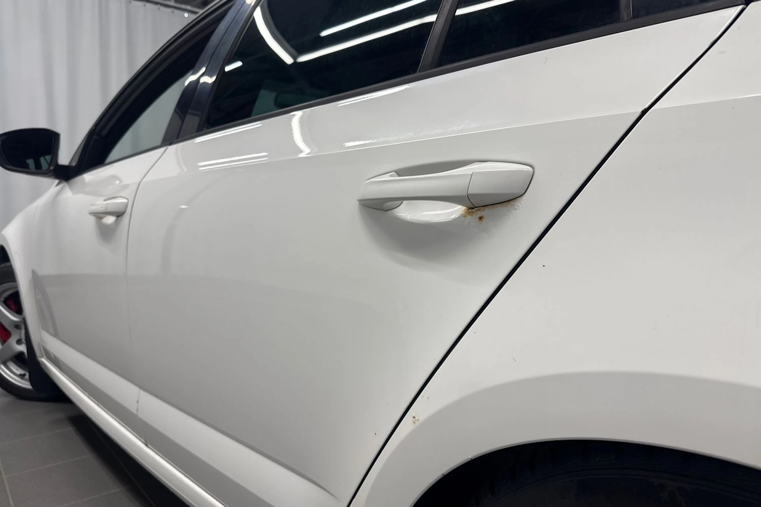 valkoinen Skoda Octavia 2014 kuva 14.