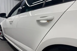 valkoinen Skoda Octavia 2014 kuva 14.