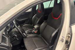 valkoinen Skoda Octavia 2014 kuva 18.