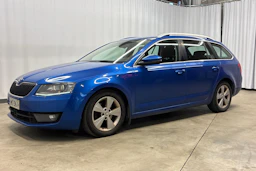 sininen Skoda Octavia 2014 kuva 6.
