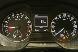 sininen Skoda Octavia 2014 kuva 12.