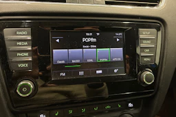 sininen Skoda Octavia 2014 kuva 13.