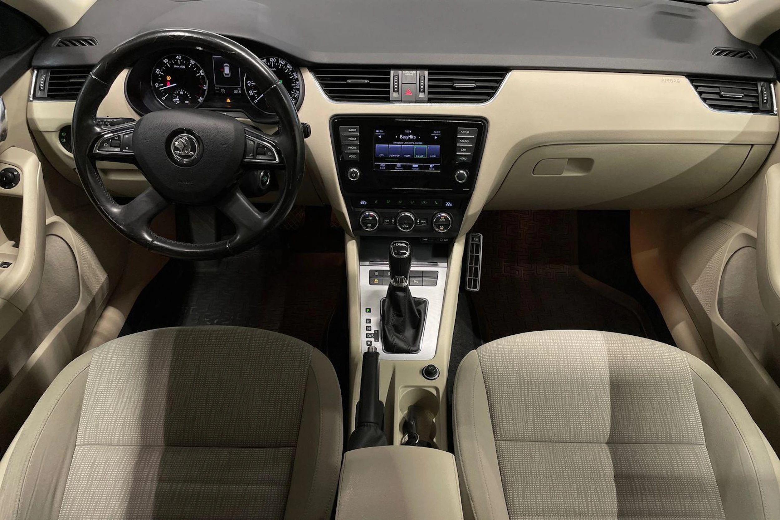 sininen Skoda Octavia 2013 kuva 7.