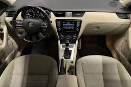 sininen Skoda Octavia 2013 kuva 7.