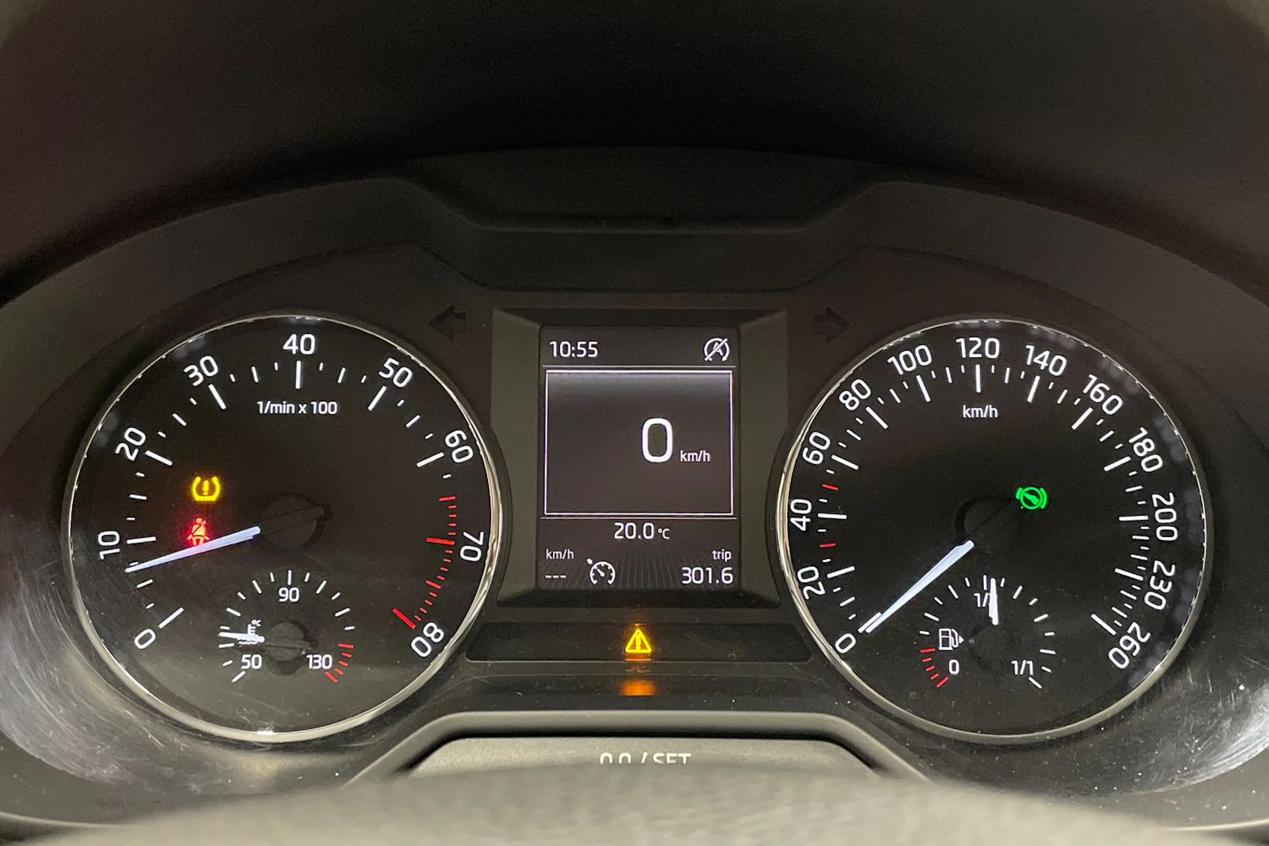 sininen Skoda Octavia 2013 kuva 13.