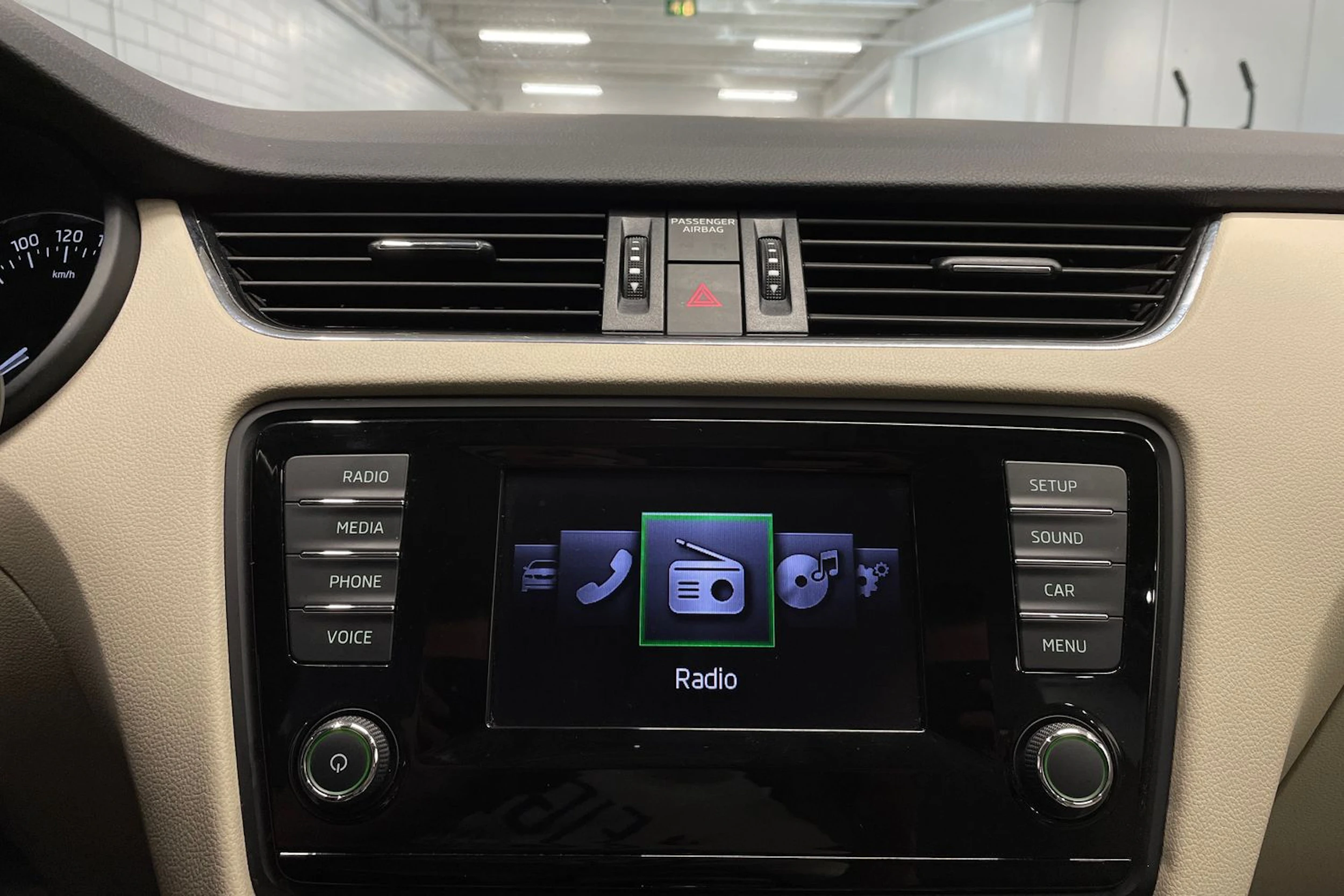 sininen Skoda Octavia 2013 kuva 14.