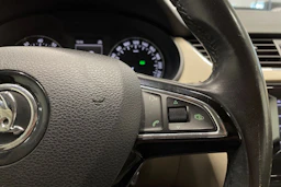 sininen Skoda Octavia 2013 kuva 18.