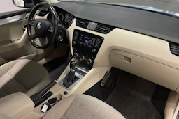 sininen Skoda Octavia 2013 kuva 22.