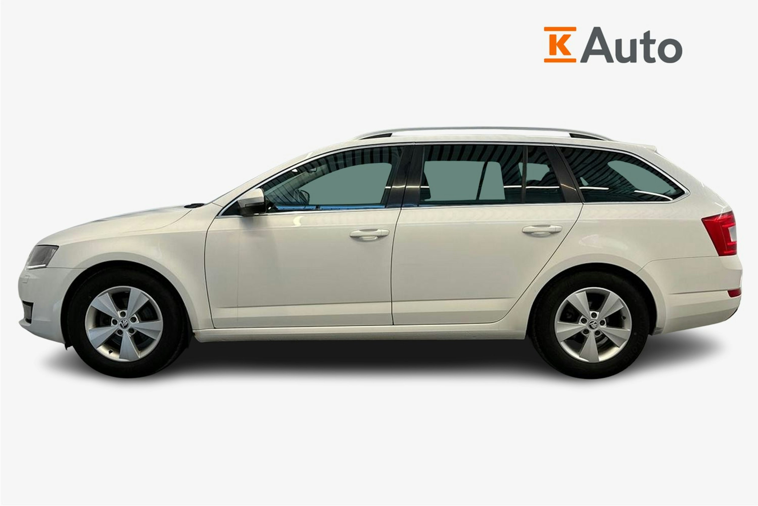 Valkoinen Skoda OCTAVIA 2014 kuva 6.