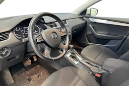 Valkoinen Skoda OCTAVIA 2014 kuva 7.