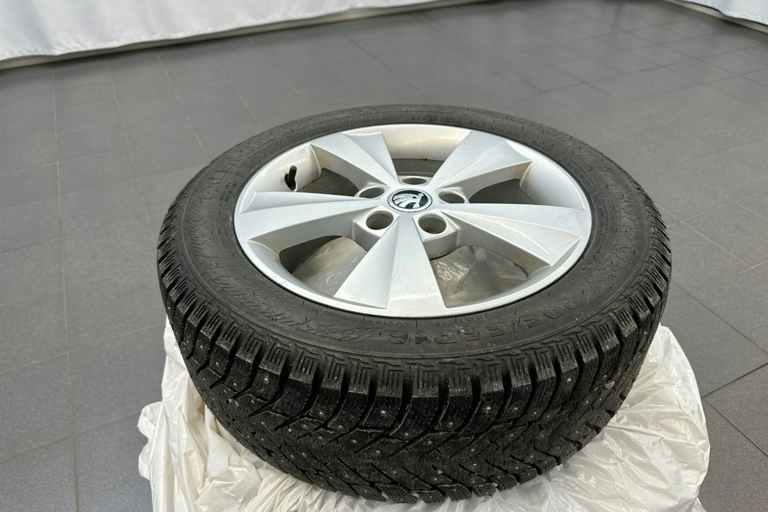 Valkoinen Skoda OCTAVIA 2014 kuva 14.