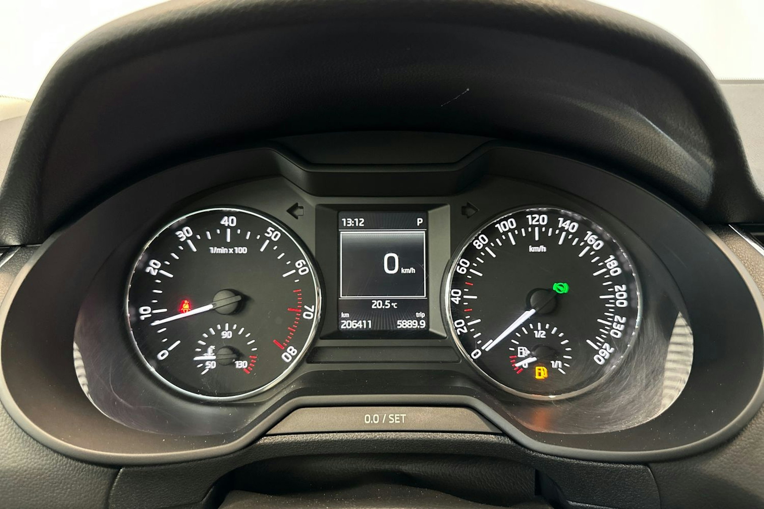 Valkoinen Skoda OCTAVIA 2014 kuva 21.