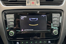 Valkoinen Skoda OCTAVIA 2014 kuva 24.
