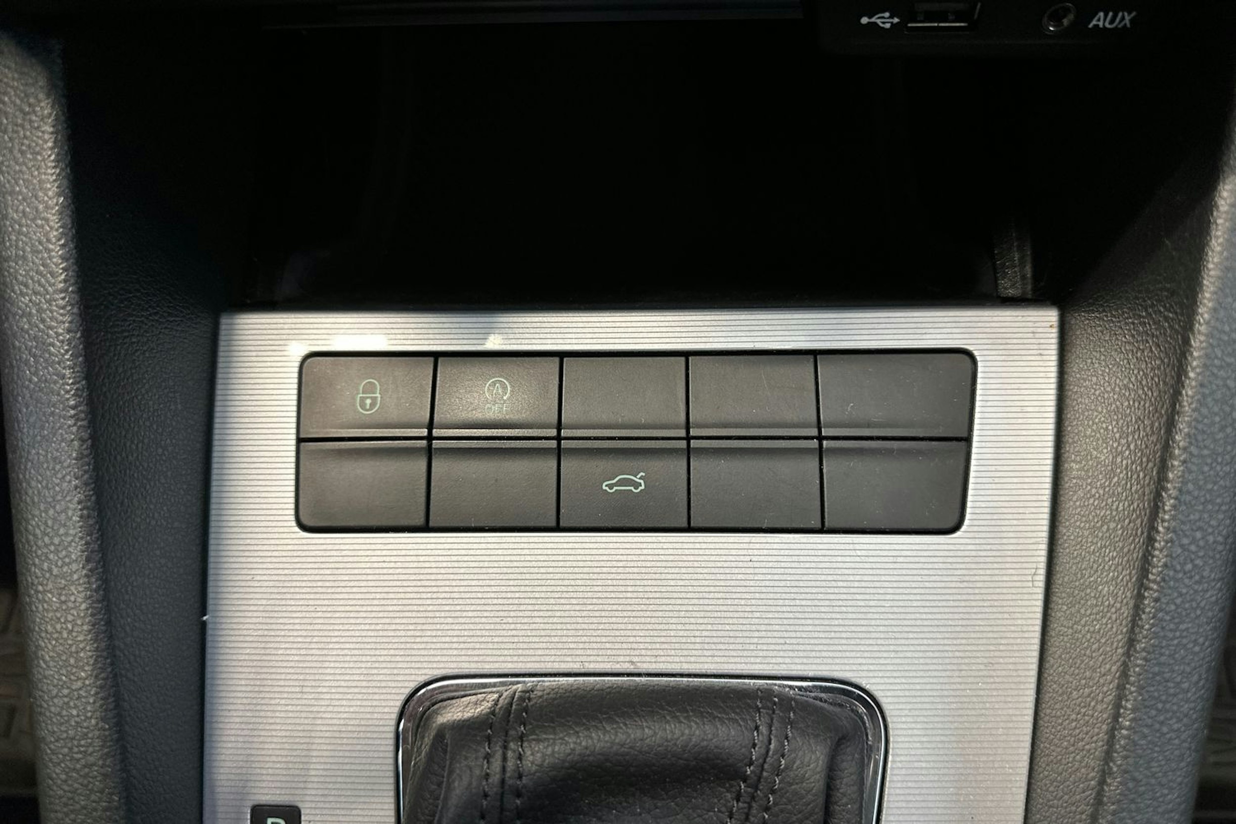 Valkoinen Skoda OCTAVIA 2014 kuva 26.