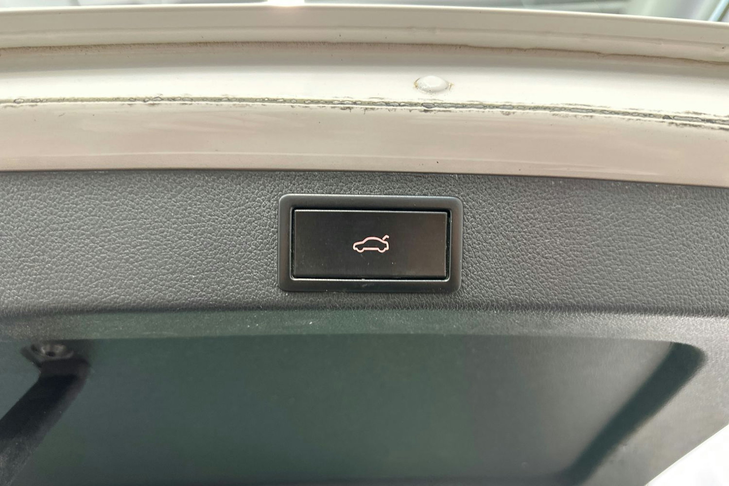 Valkoinen Skoda OCTAVIA 2014 kuva 28.
