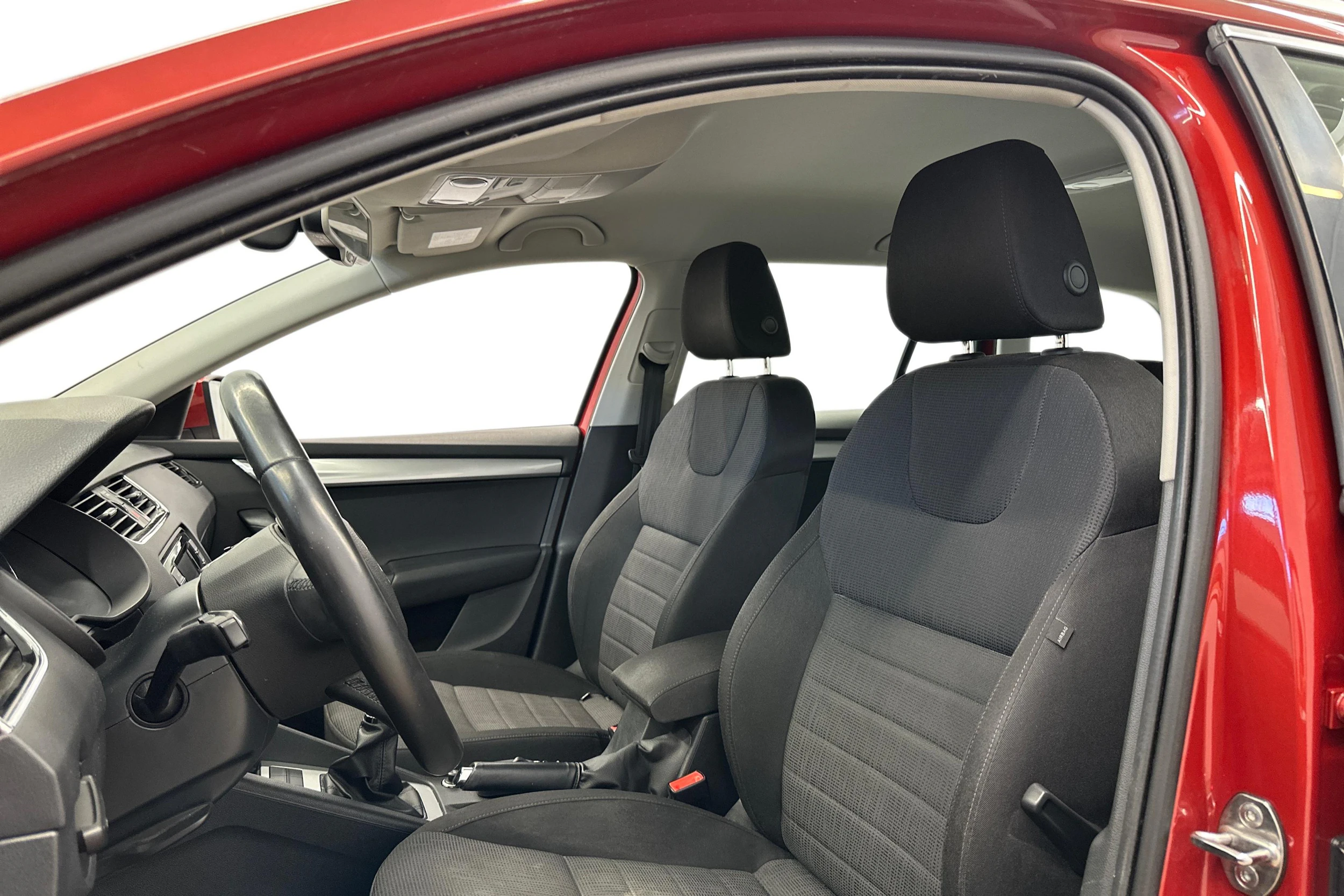 punainen Skoda Octavia 2014 kuva 6.