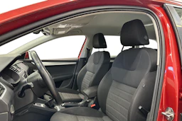 punainen Skoda Octavia 2014 kuva 6.