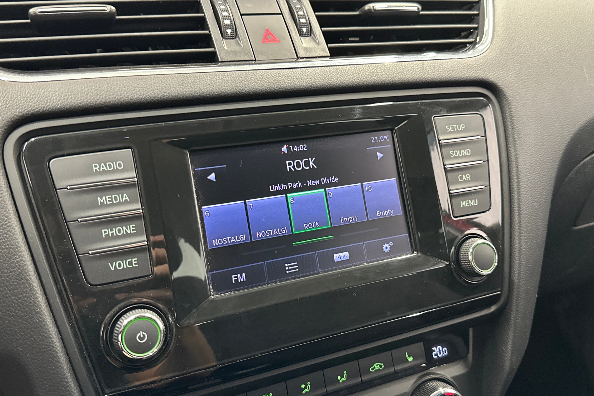 punainen Skoda Octavia 2014 kuva 18.