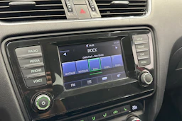 punainen Skoda Octavia 2014 kuva 18.