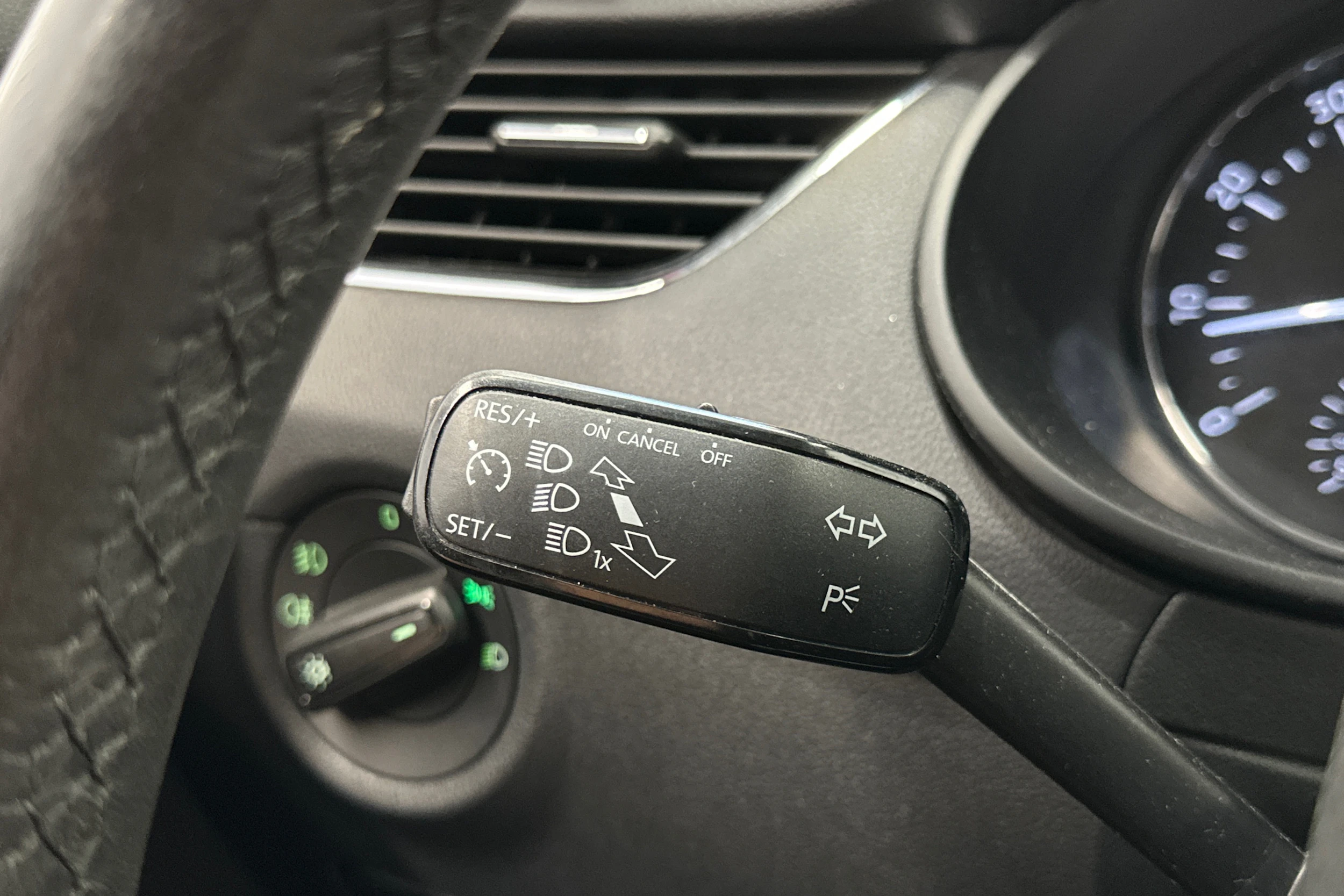 punainen Skoda Octavia 2014 kuva 20.