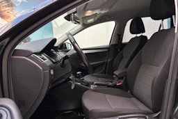 musta Skoda Octavia 2014 kuva 11.