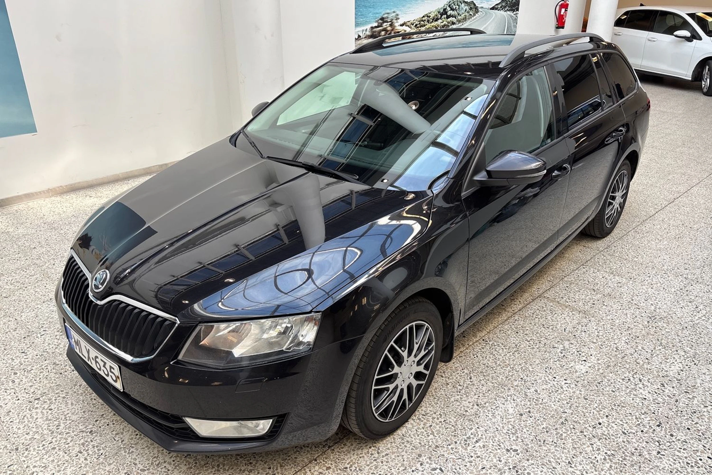 musta Skoda Octavia 2014 kuva 15.