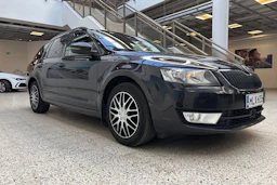 musta Skoda Octavia 2014 kuva 16.