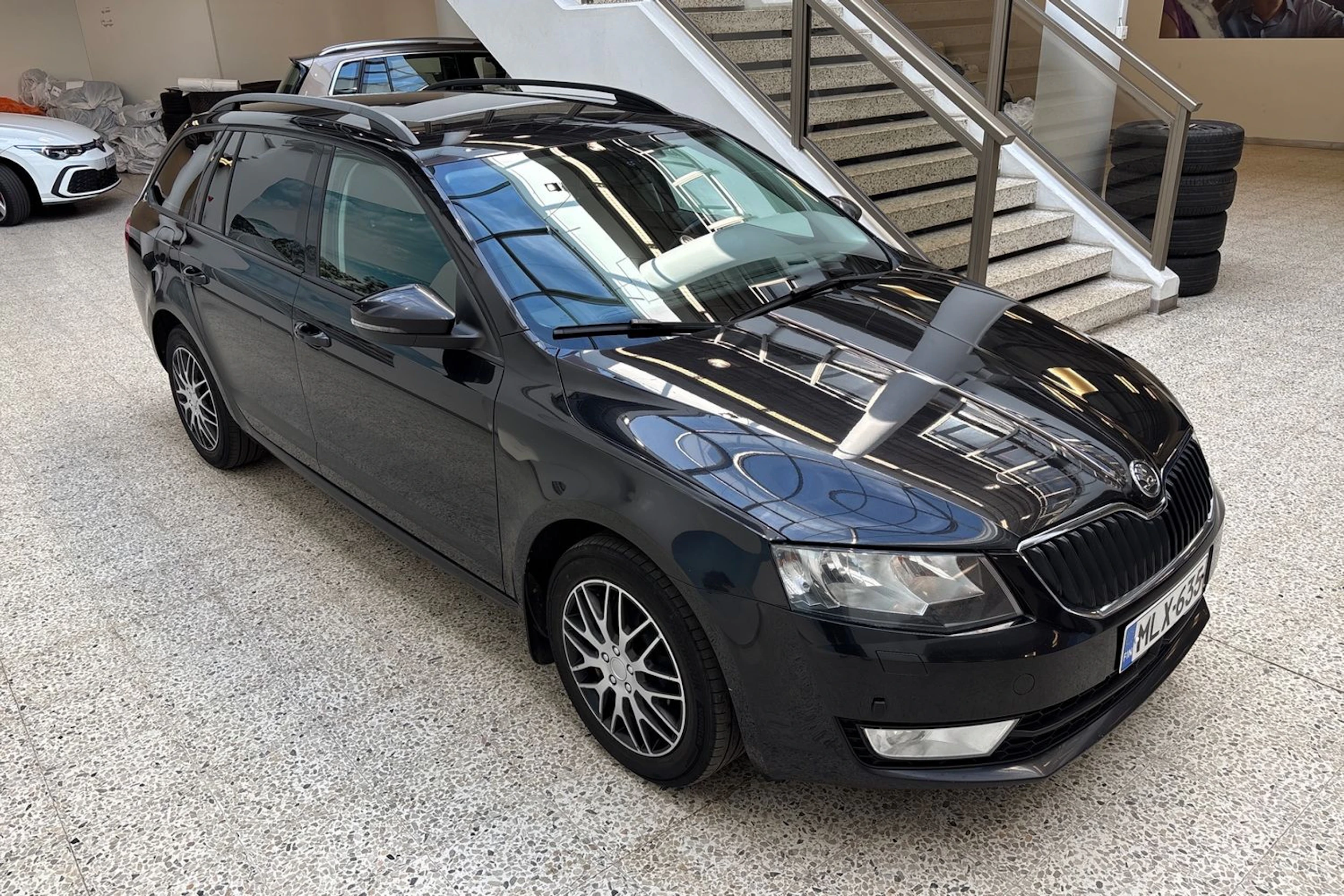 musta Skoda Octavia 2014 kuva 17.