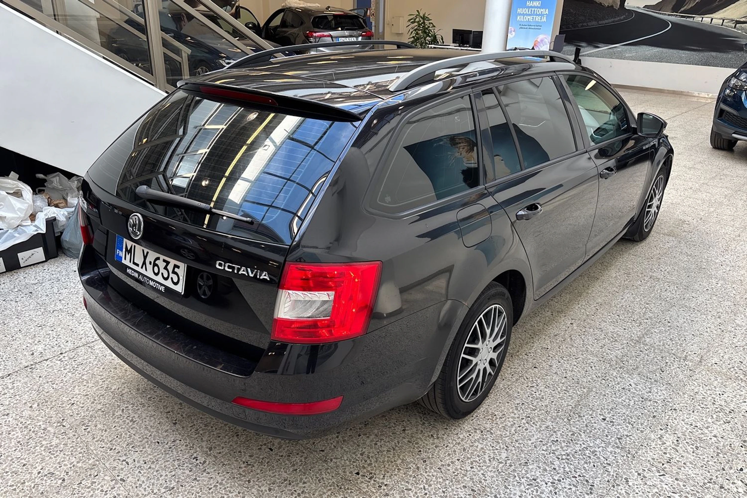 musta Skoda Octavia 2014 kuva 19.