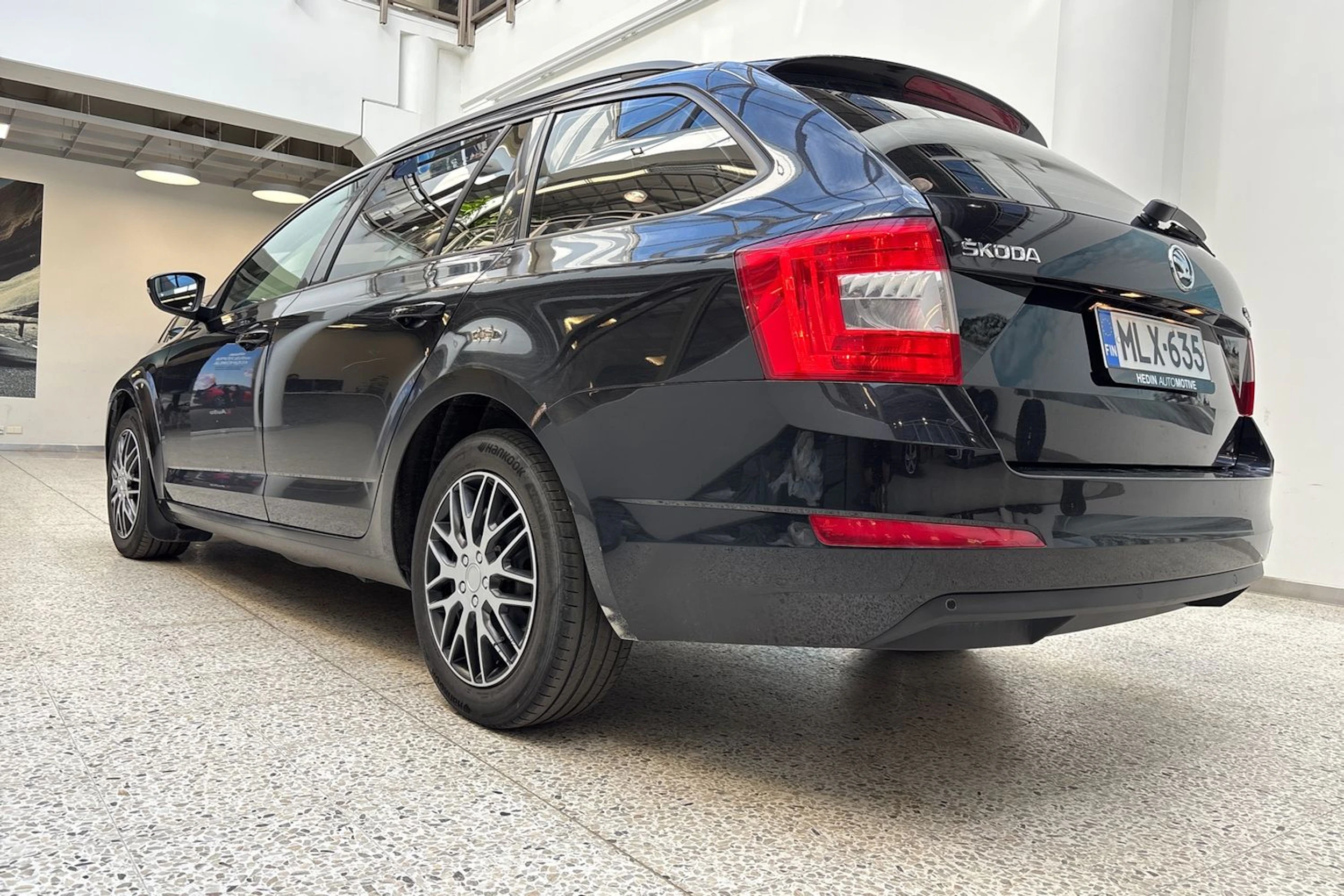musta Skoda Octavia 2014 kuva 20.
