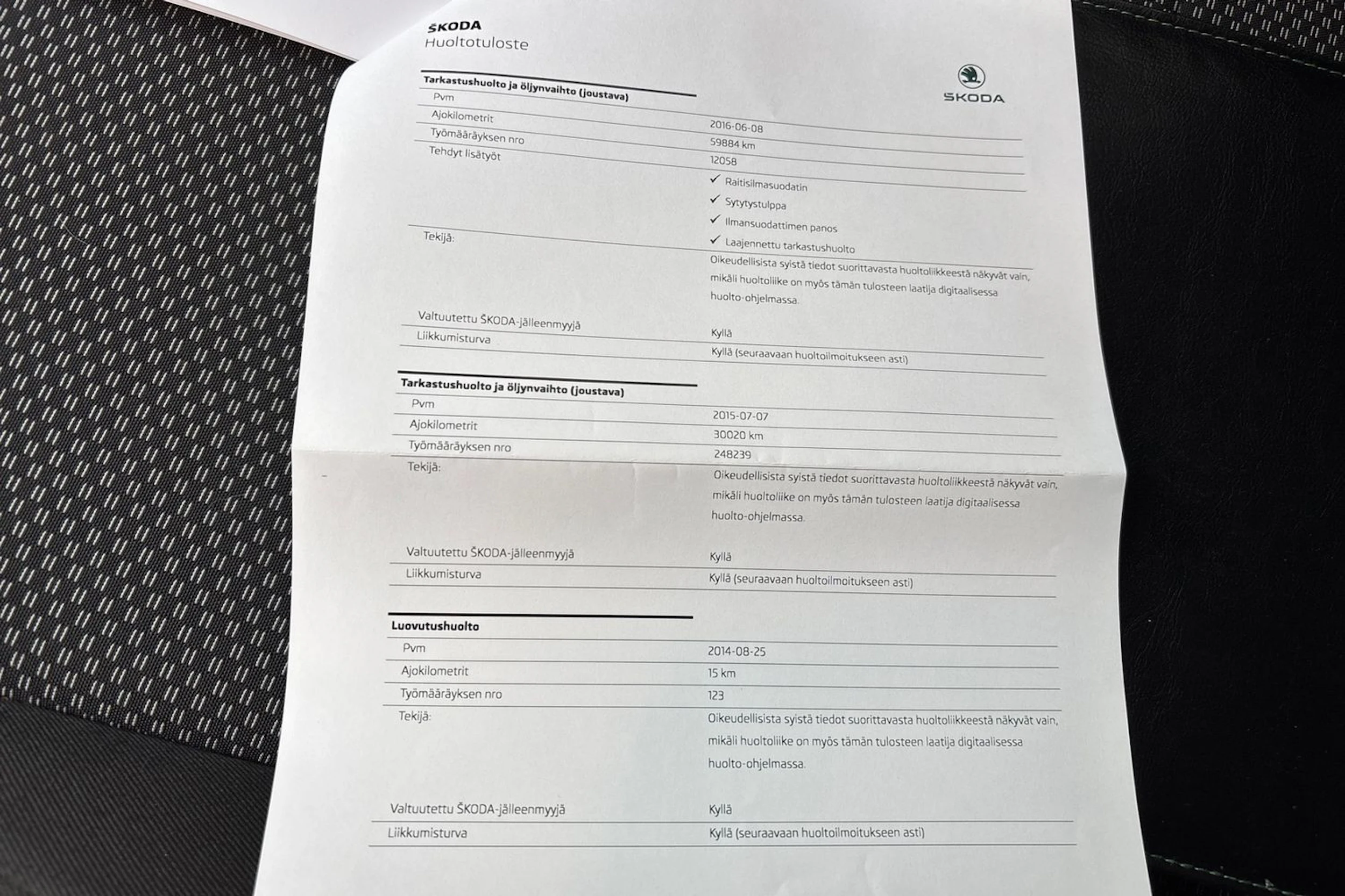 musta Skoda Octavia 2014 kuva 32.