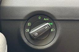 valkoinen Skoda Octavia 2014 kuva 17.